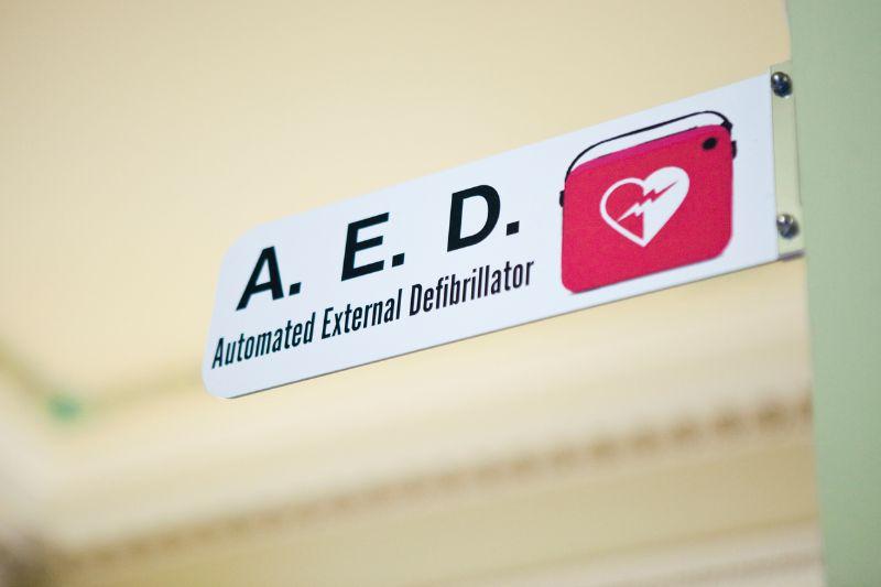 Defibrilator vam lahko reši življenje